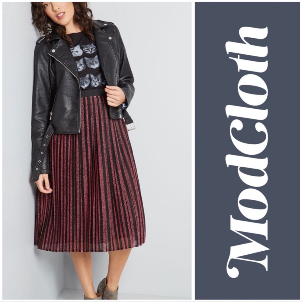 Sold 🛑 NWT Modcloth Glitz the Spot Skirt